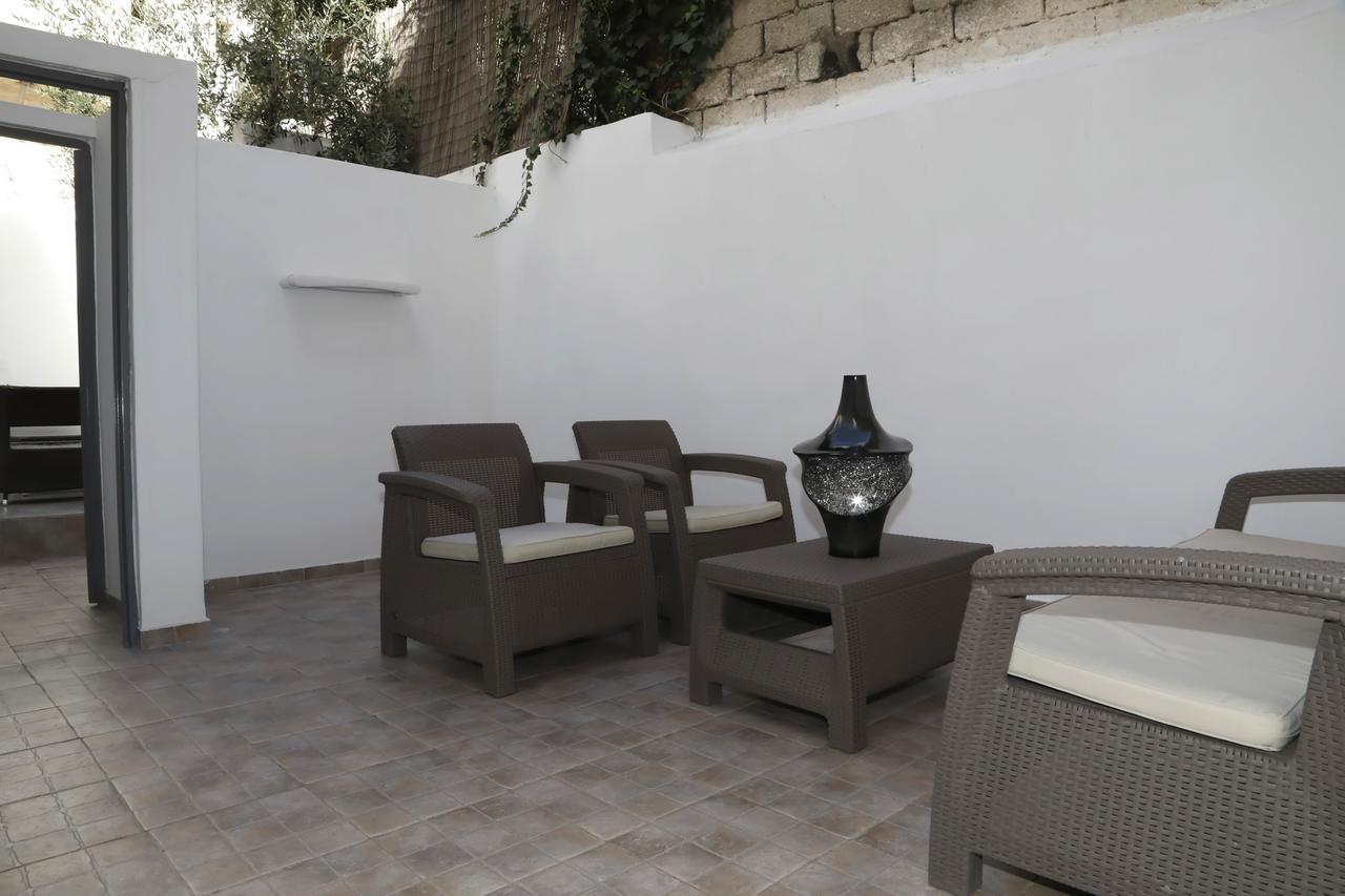 Gazi Boutique 1 *